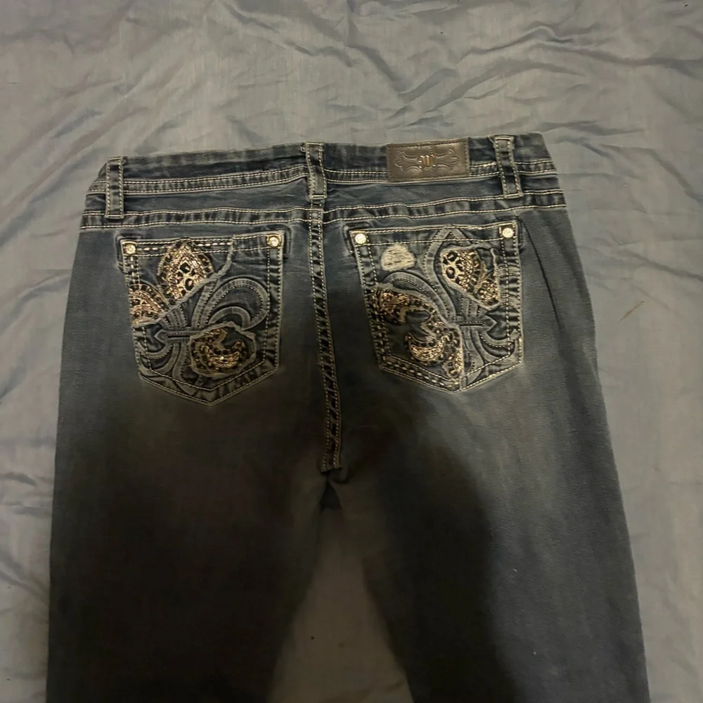 Miss me jeans size 34 inseam 30 great look and design - Picture 2 of 4